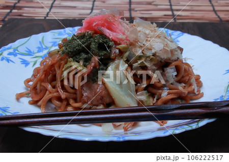 太麺の香ばしいソース焼きそば 太麺の香ばしいソース焼きそば 106222517