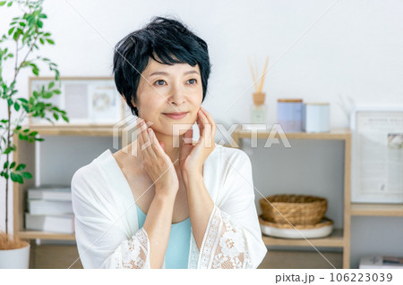 ビューティー 女性 50代 ビューティー 女性 50代 106223039