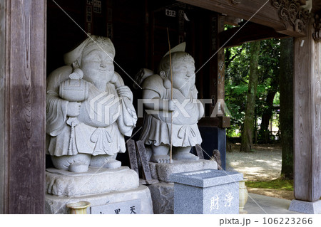 深大寺の大黒天と恵比須尊の石像 106223266