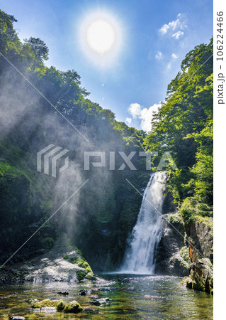 夏の名取川　秋保大滝と水しぶき　宮城県仙台市 106224466