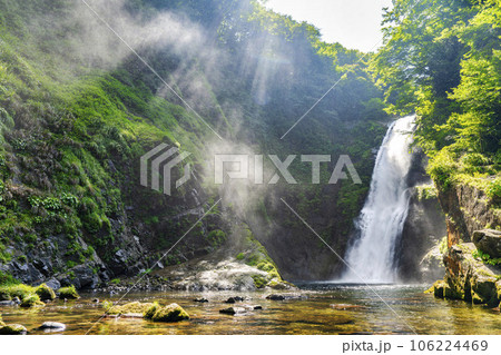 夏の名取川 秋保大滝と水しぶき 宮城県仙台市 夏の名取川 秋保大滝と水しぶき 宮城県仙台市 106224469