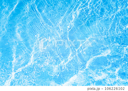 青くきれいな水面 青くきれいな水面 106226102