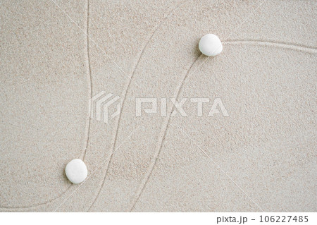 Japanese Zen Garden with Pebble with Line on Sand.mini Stone on Beach backgrond Top View and nobody.Ciircle Rock Balance Japan on nature.Simplicity Purity life.Relax Aromatherapy Spa and Yoga.Buddhism 106227485