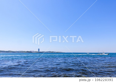 日間賀島から見た知多半島南端近辺　愛知県南知多町 106228391