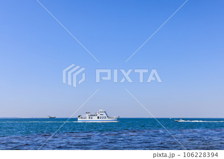 日間賀島から見た知多湾方面　愛知県南知多町 106228394