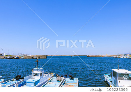 日間賀島の漁港　愛知県南知多町 106228396