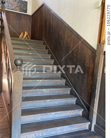 木曽旧黒川小学校木造二階建校舎階段 木曽旧黒川小学校木造二階建校舎階段 106229770