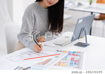 建築士・インテリアデザイナー・デスクワーク 建築士・インテリアデザイナー・デスクワーク 106230295