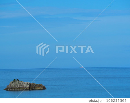 青い海と空 106235365