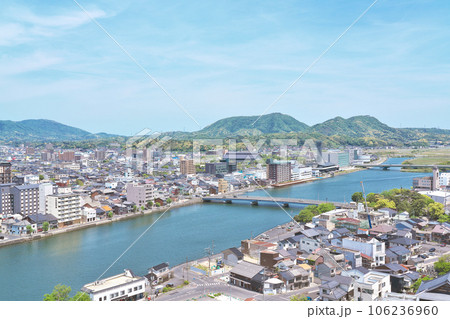 【山陰合同銀行本店展望フロアより松江市内を一望】 島根県松江市魚町 【山陰合同銀行本店展望フロアより松江市内を一望】 島根県松江市魚町 106236960