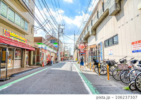 千葉県船橋市の都市風景 下総中山駅 千葉県船橋市の都市風景 下総中山駅 106237307