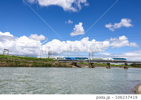 近鉄観光特急　しまかぜ 106237419