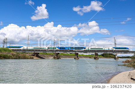 近鉄観光特急　しまかぜ 106237420