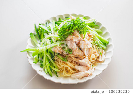 鶏むね肉でバンバンジー風冷し中華 106239239