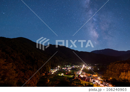 【白川郷】夏の星降る夜の白川郷 【白川郷】夏の星降る夜の白川郷 106240903