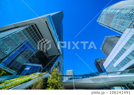 日本の東京都市景観 10月6日開業の虎ノ門ヒルズステーションタワー（虎ノ門ヒルズ駅）＝8月25日 106241491