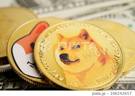 Golden bitcoin on US dollar banknotes money for business and commercial, Digital currency, Virtual cryptocurrency, blockchain technology. Golden bitcoin on US dollar banknotes money for business and commercial, Digital currency, Virtual cryptocurrency, blockchain technology. 106242657