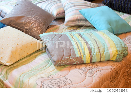 Pillows and blanket Pillows and blanket 106242848