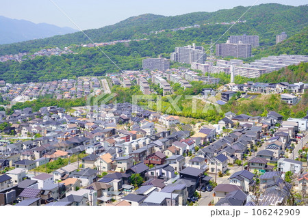 宝塚市山手台の住宅街(兵庫県宝塚市) 宝塚市山手台の住宅街(兵庫県宝塚市) 106242909