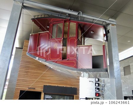 モンブラン　エギーユ・デュ・ミディ展望台　ロープウェイの昔のゴンドラ 106243661