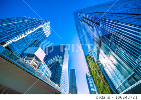 日本の東京都市景観 地球沸騰化…猛烈な暑さ続く…壁面緑化の渋谷スクランブルスクエアなどビル群＝25日 106243721