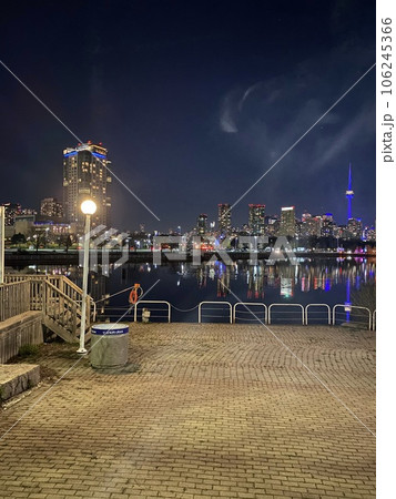 湖と夜景 湖と夜景 106245366
