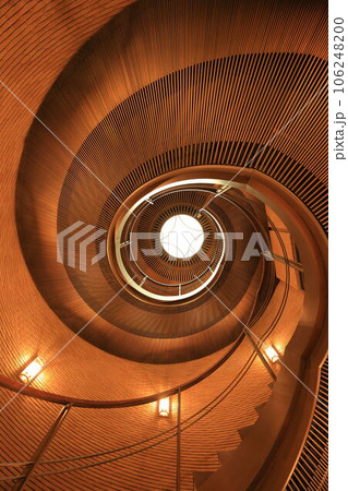 螺旋階段 106248200