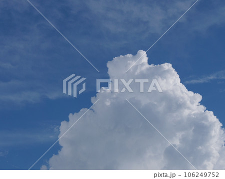 真夏の積乱雲　perming写真素材 106249752