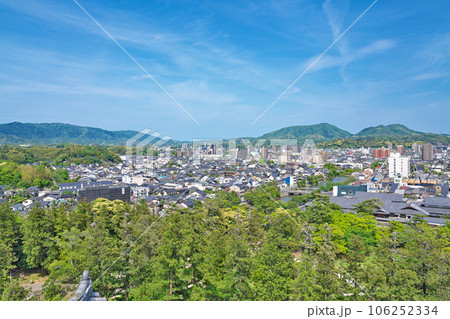 【松江城より松江市内を一望】 島根県松江市殿町 【松江城より松江市内を一望】 島根県松江市殿町 106252334