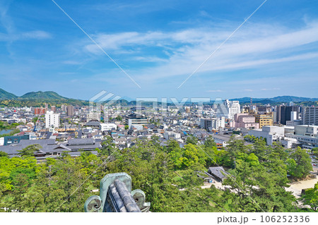 【松江城より松江市内を一望】 島根県松江市殿町 【松江城より松江市内を一望】 島根県松江市殿町 106252336