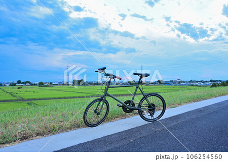 サイクリング 自転車 ミニベロ 休日 サイクリング 自転車 ミニベロ 休日 106254560