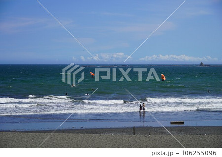 ウィングフォイル 真夏の茅ヶ崎海岸 ウィングフォイル 真夏の茅ヶ崎海岸 106255096