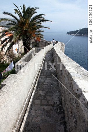 Dubrovnik city walls Dubrovnik city walls 106256121