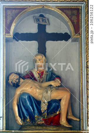 Pieta 106256122