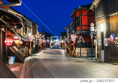 京都 夜明け前の花見小路 京都 夜明け前の花見小路 106257857