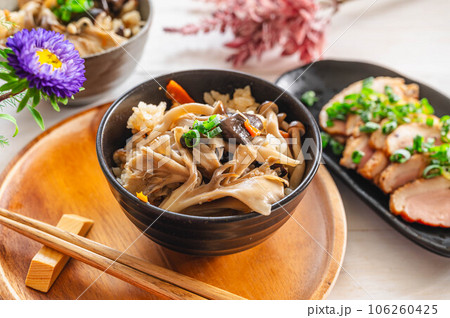 きのこの炊込みご飯 きのこの炊込みご飯 106260425