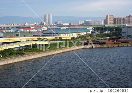 大橋から眺めた小松埠頭の景色 106260653