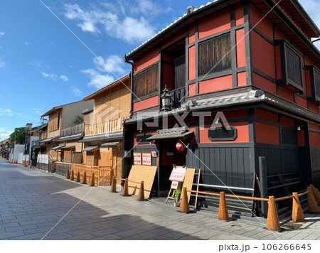 京都のまちなみ　花見小路通り　Clover tei 106266645