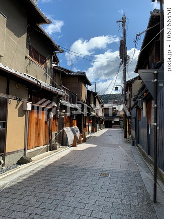 京都のまちなみ 花見小路通り 菊梅・ぎおん まんざら・かじ正など 京都のまちなみ 花見小路通り 菊梅・ぎおん まんざら・かじ正など 106266650