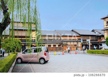 京都のまちなみ　花見小路通り 祇園 迦陵・祇をん 豆寅 祇園ほか 106266870