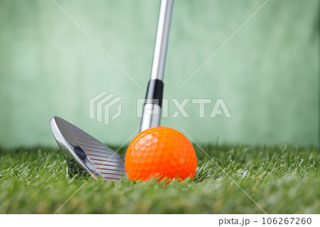 ゴルフイメージ、ゴルフボールやゴルフクラブ ゴルフイメージ、ゴルフボールやゴルフクラブ 106267260