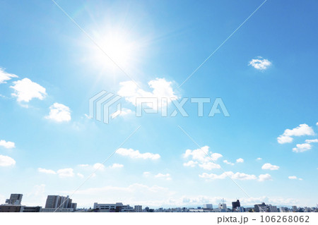 夏の青空と街並み 夏の青空と街並み 106268062