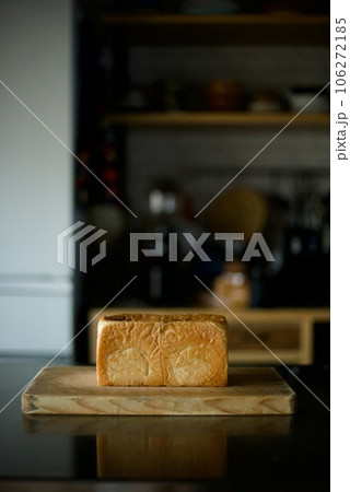 食パン一本 106272185