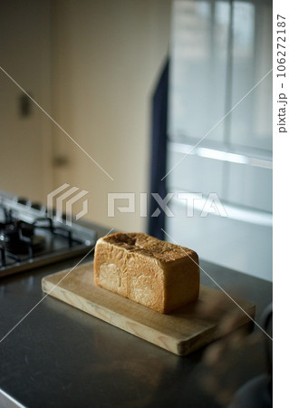 食パン一本 106272187