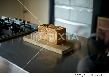 食パン一本 106272188