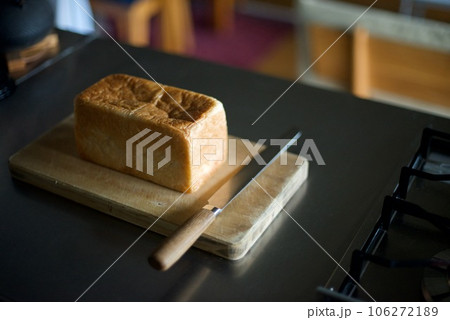 食パン一本 106272189