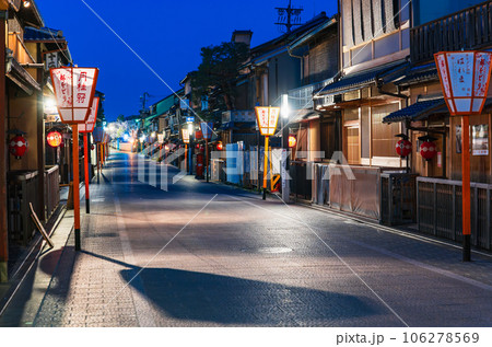 京都 夜明け前の花見小路 京都 夜明け前の花見小路 106278569