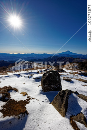 冬の大菩薩連嶺・白谷丸から見る富士山 冬の大菩薩連嶺・白谷丸から見る富士山 106278678