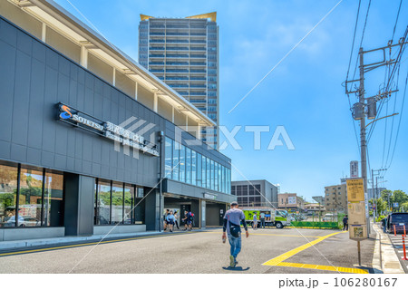 神奈川県横浜市の都市風景　羽沢横浜国大駅 106280167