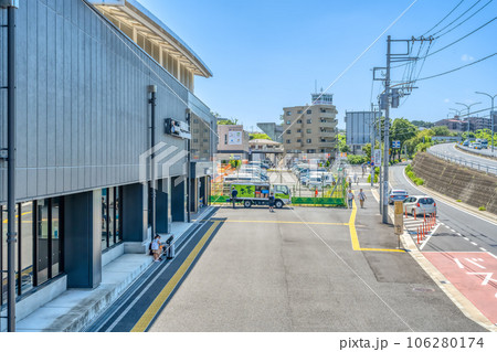 神奈川県横浜市の都市風景　羽沢横浜国大駅 106280174